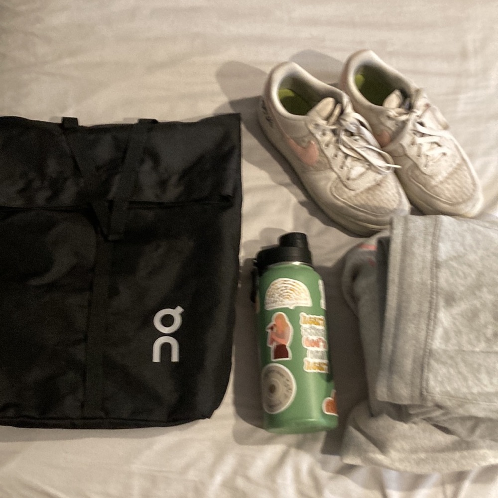 On Running Training Backpack. - Picture 3 of 6